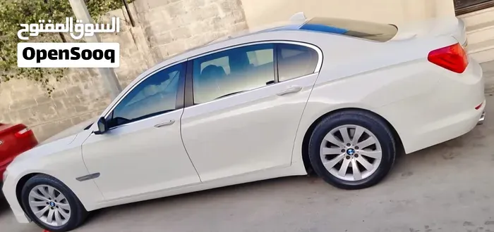 BMW 7 Series 2010 photo 3