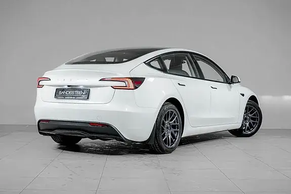 Tesla Model 3 2024 photo 4