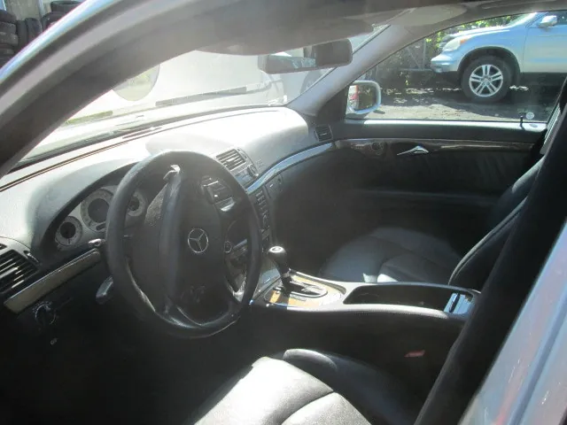 Mercedes-Benz E-Class 2009 photo 5