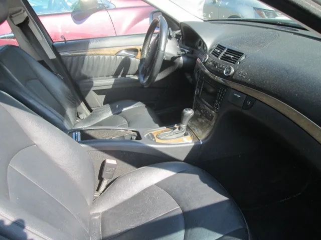 Mercedes-Benz E-Class 2009 photo 3