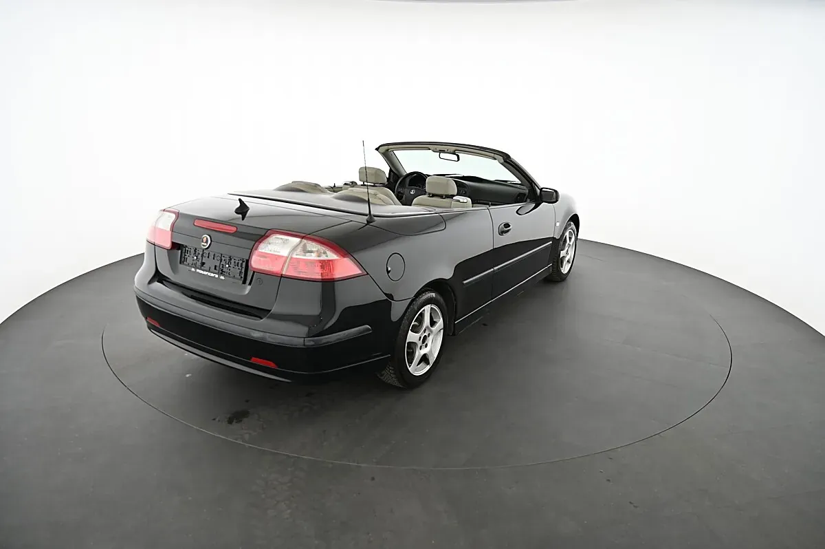 Saab 9-3 2004 photo 2