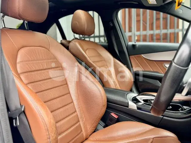 Mercedes-Benz C200 2019 photo 4