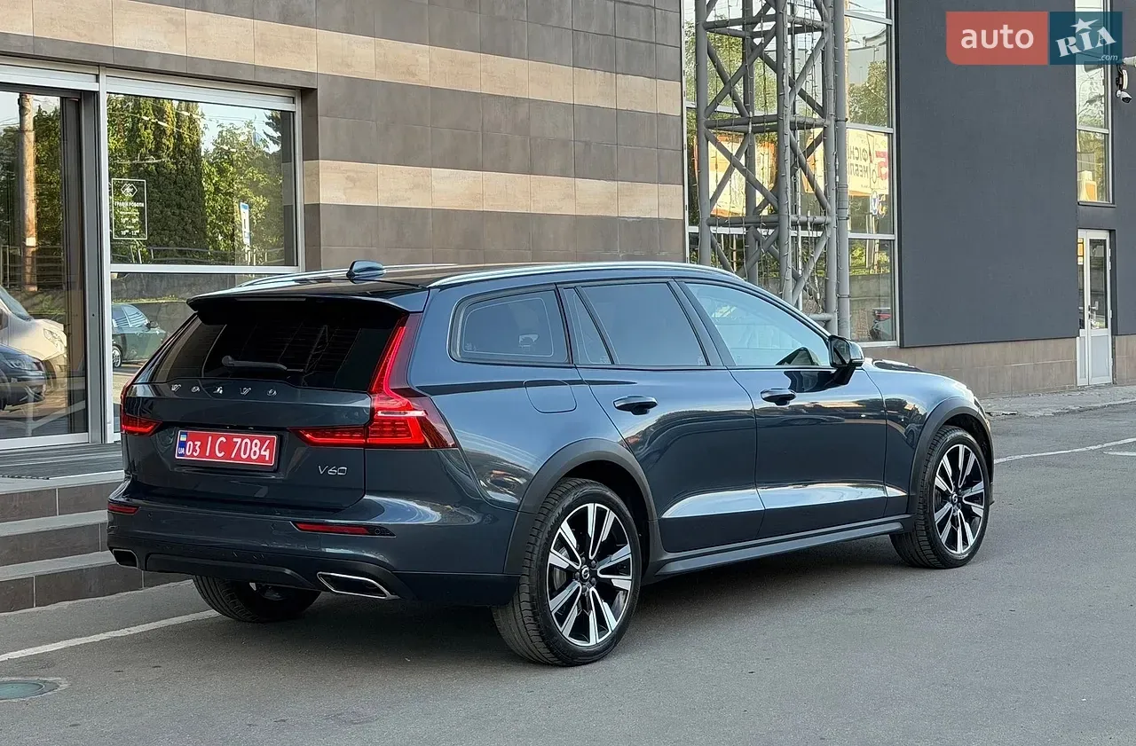 Volvo V60 Cross Country 2019 photo 4