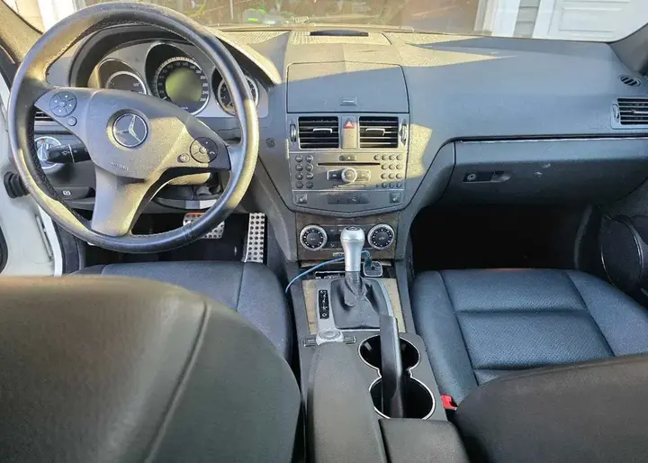 Mercedes-Benz C-Class 2011 photo 5