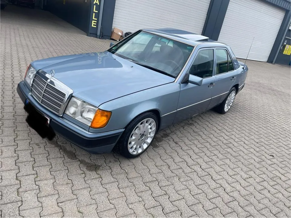 Mercedes-Benz W124