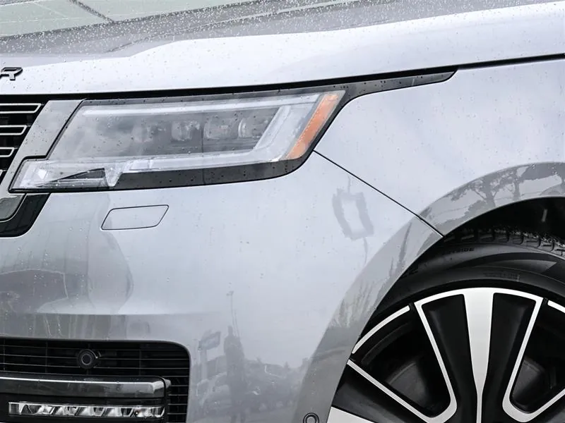 Land Rover Range Rover 2024 photo 2