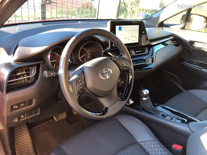 Toyota C-Hr 2023 photo 3