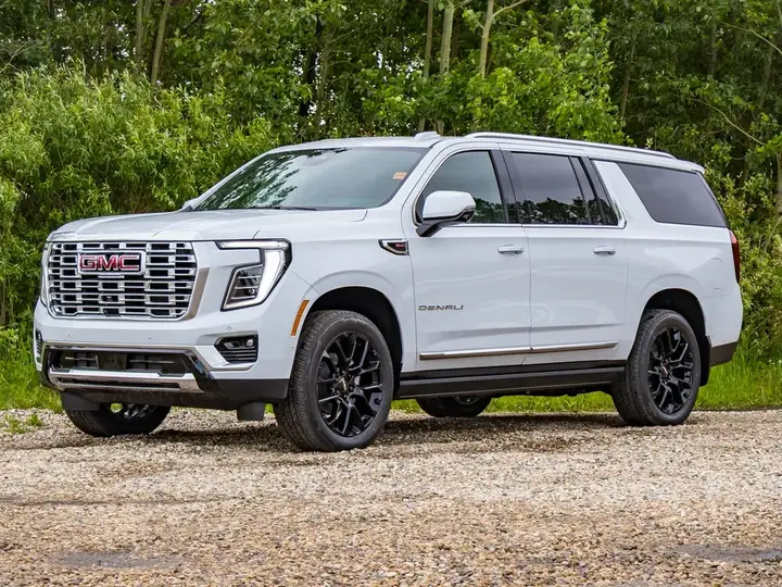 GMC Yukon Xl 2026 photo 4