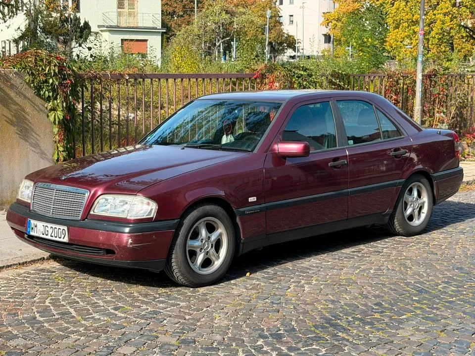 Mercedes-Benz C180