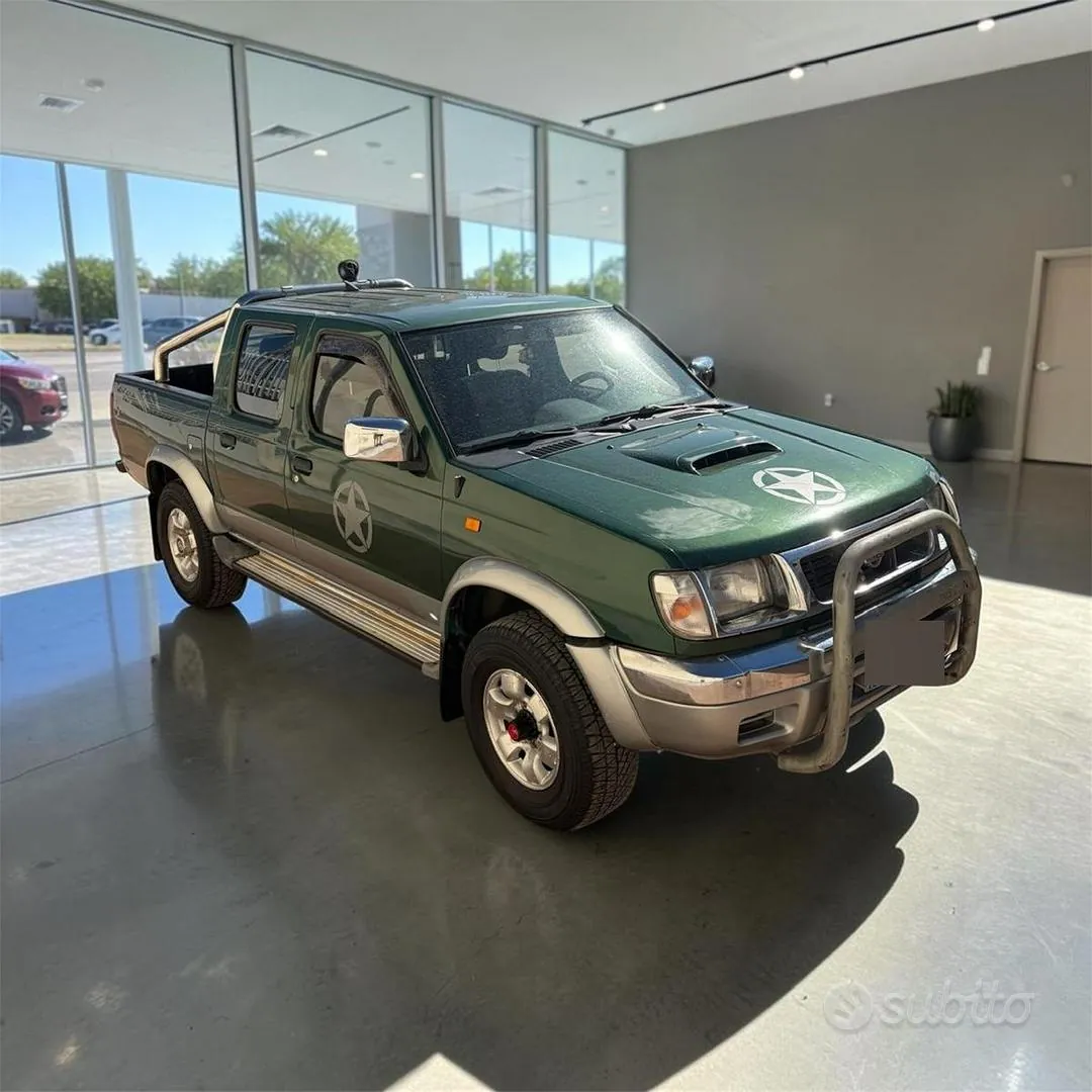 Nissan Navara 2000 photo 4