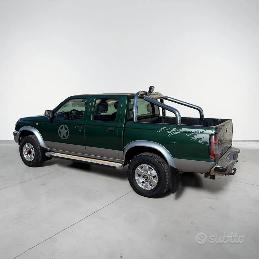Nissan Navara 2000 photo 3
