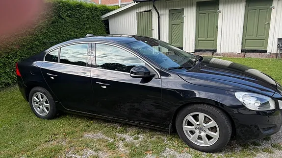 Volvo S60 2012 photo 2