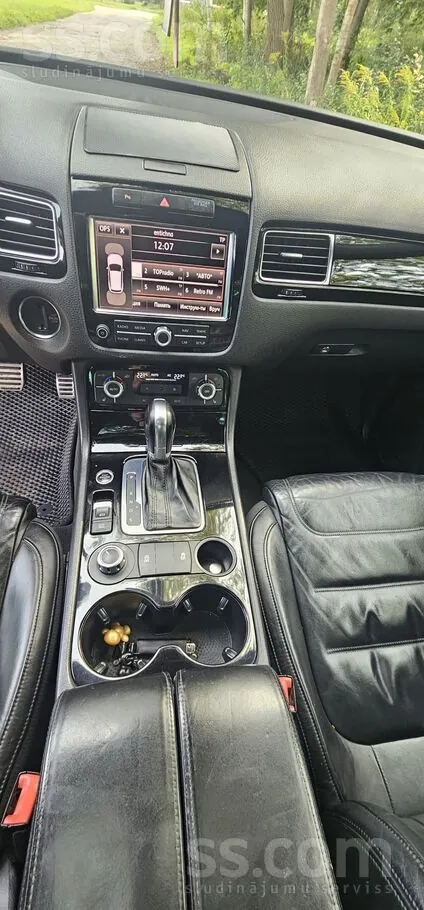 Volkswagen Touareg 2011 photo 2