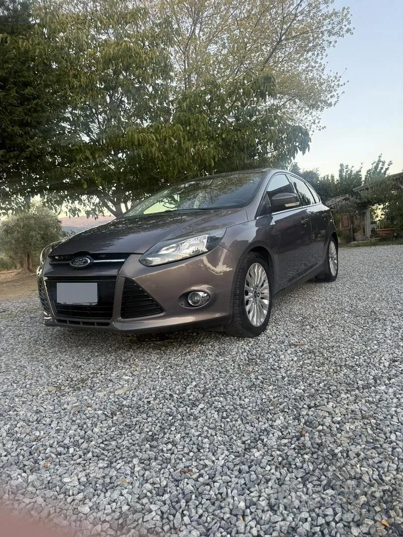 Ford Focus 2011 photo 2