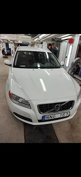 Volvo V70 2012 photo 3