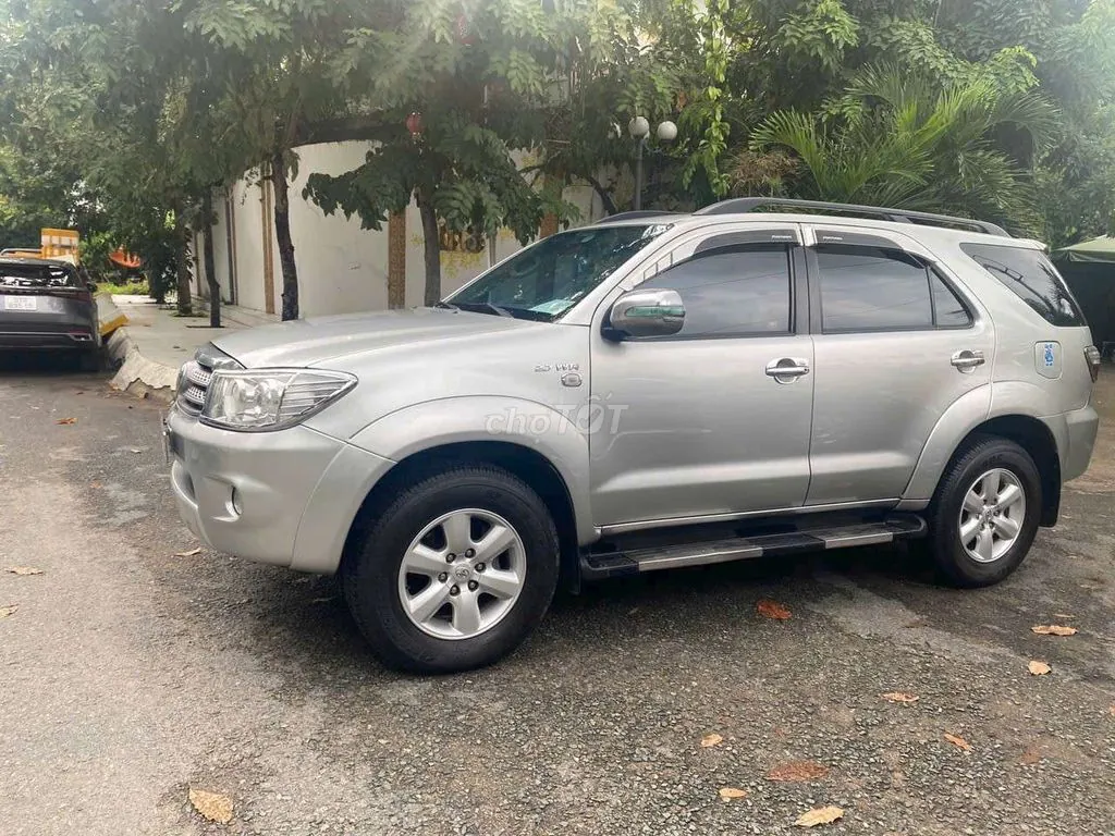 Toyota Fortuner 2009 photo 3
