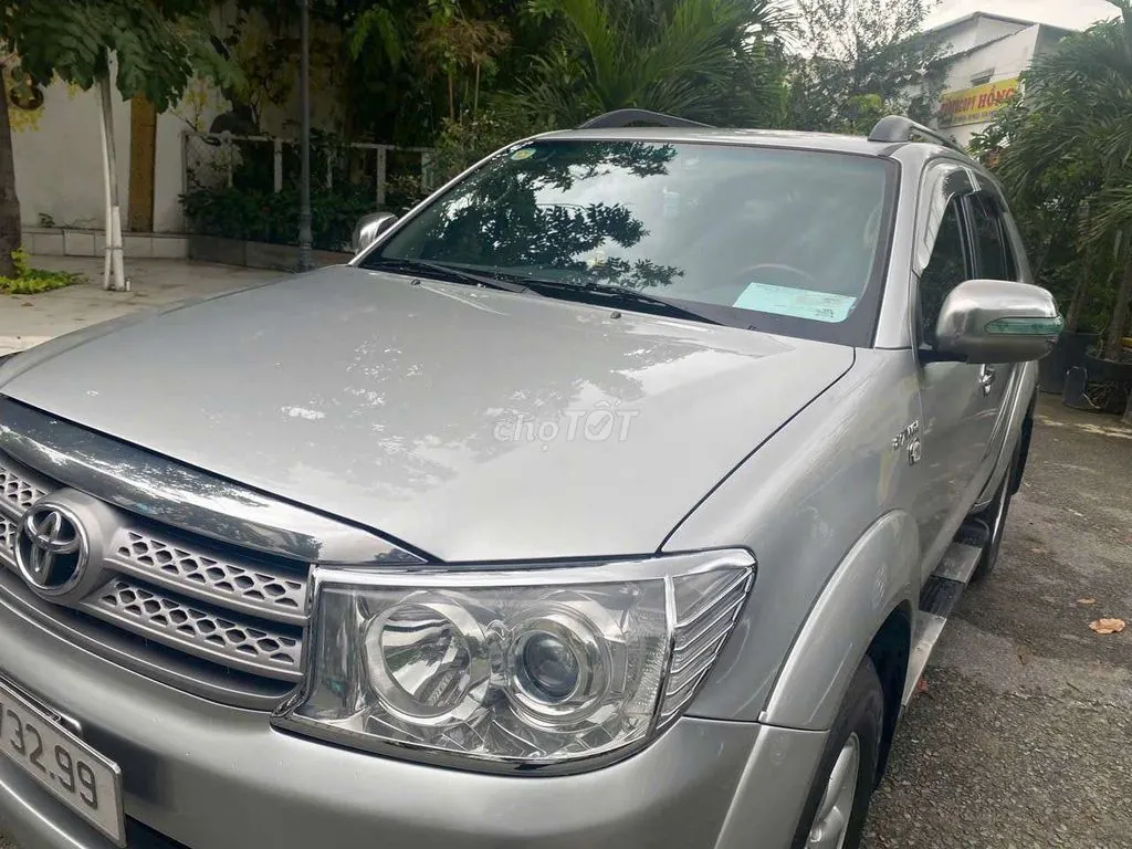 Toyota Fortuner 2009 photo 2
