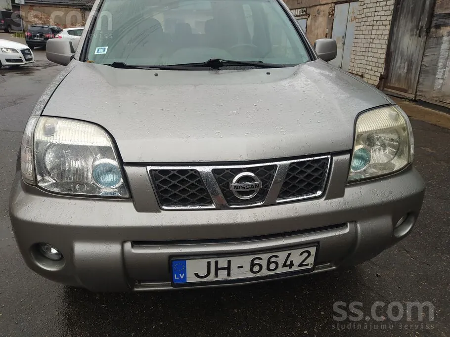 Nissan X-Trail 2004 photo 2