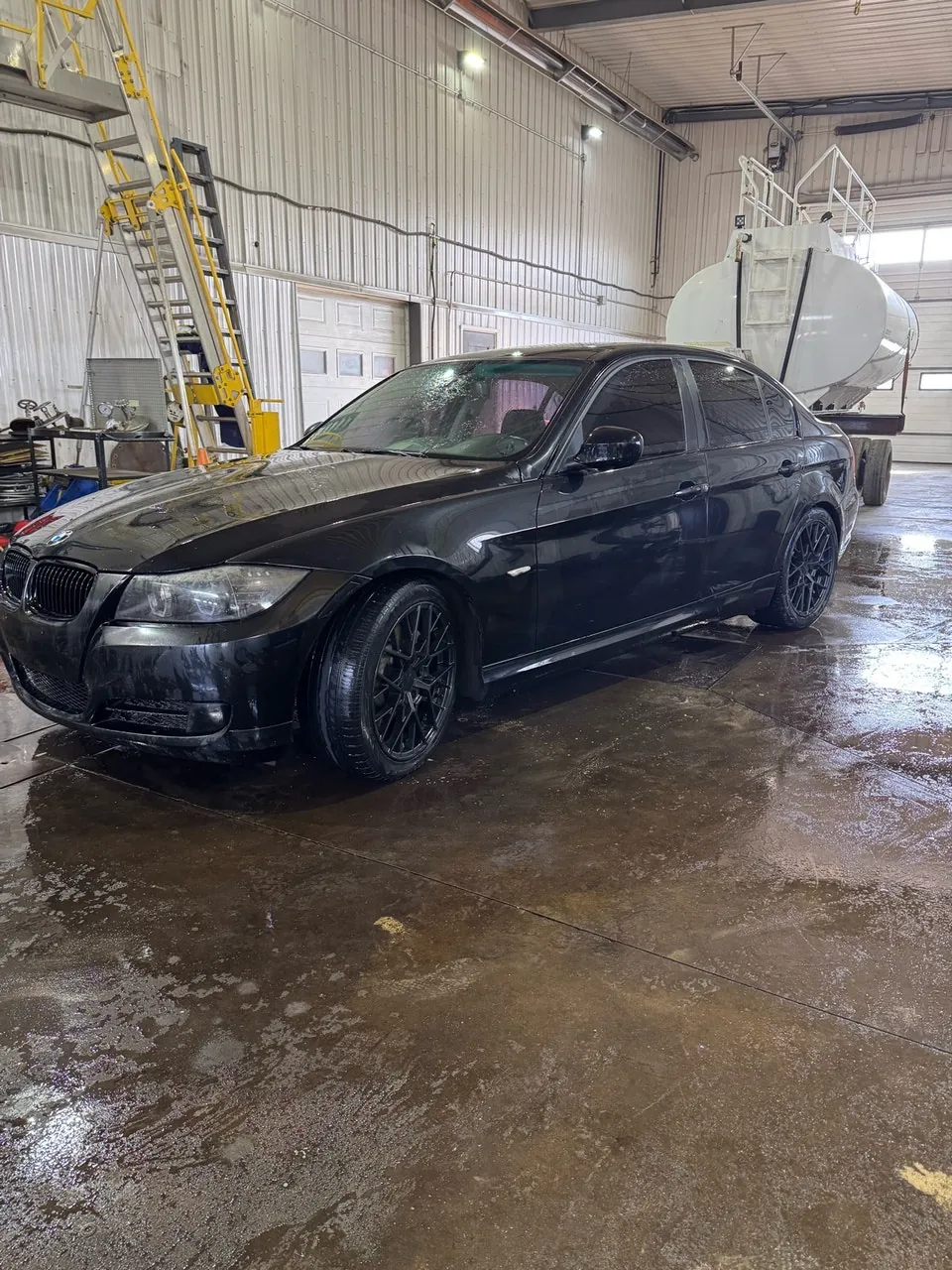 BMW 335D 2010 photo 2