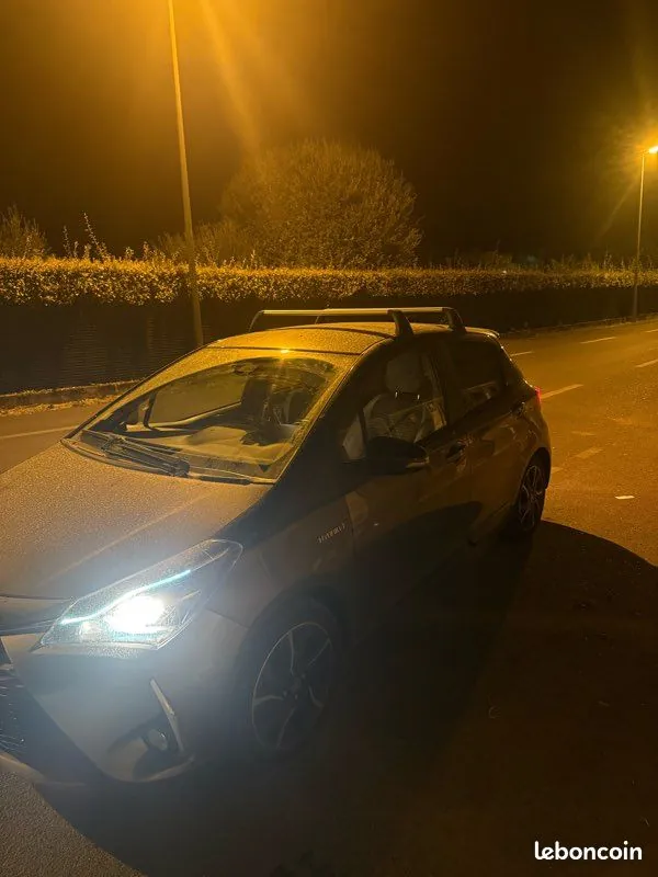 Toyota Yaris 2018 photo 2