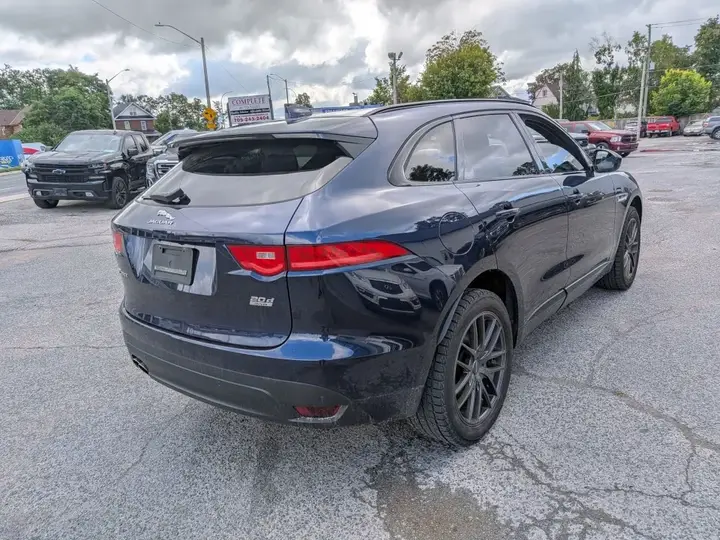 Jaguar F-Pace 2018 photo 4
