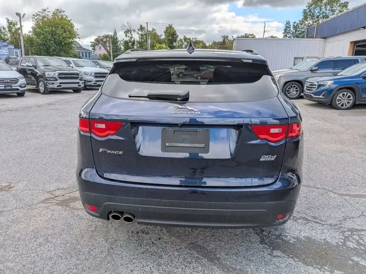 Jaguar F-Pace 2018 photo 5