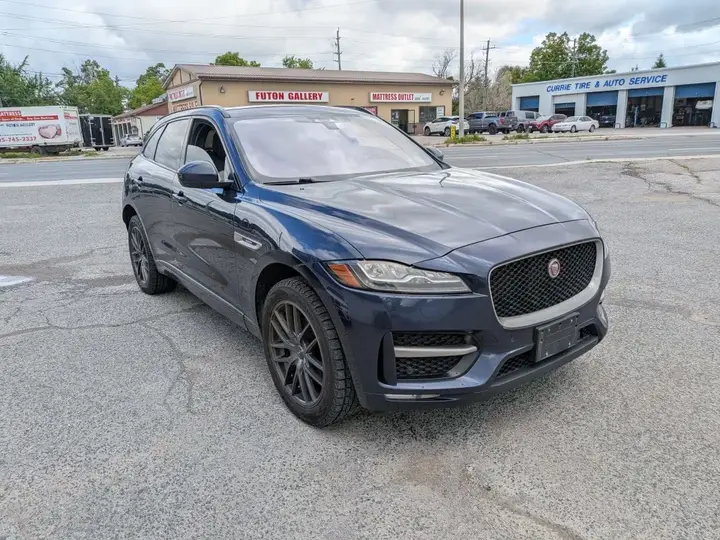 Jaguar F-Pace 2018 photo 2