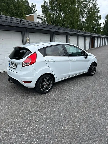 Ford Fiesta 2014 photo 5