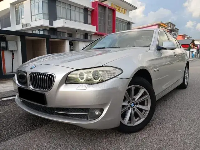 BMW 523I
