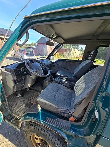 Mitsubishi L300 1999 photo 4