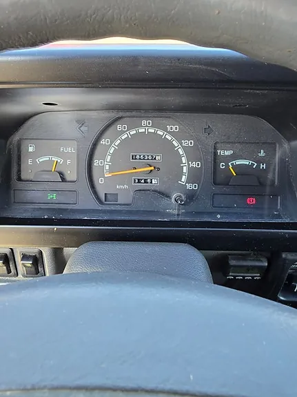 Mitsubishi L300 1999 photo 3
