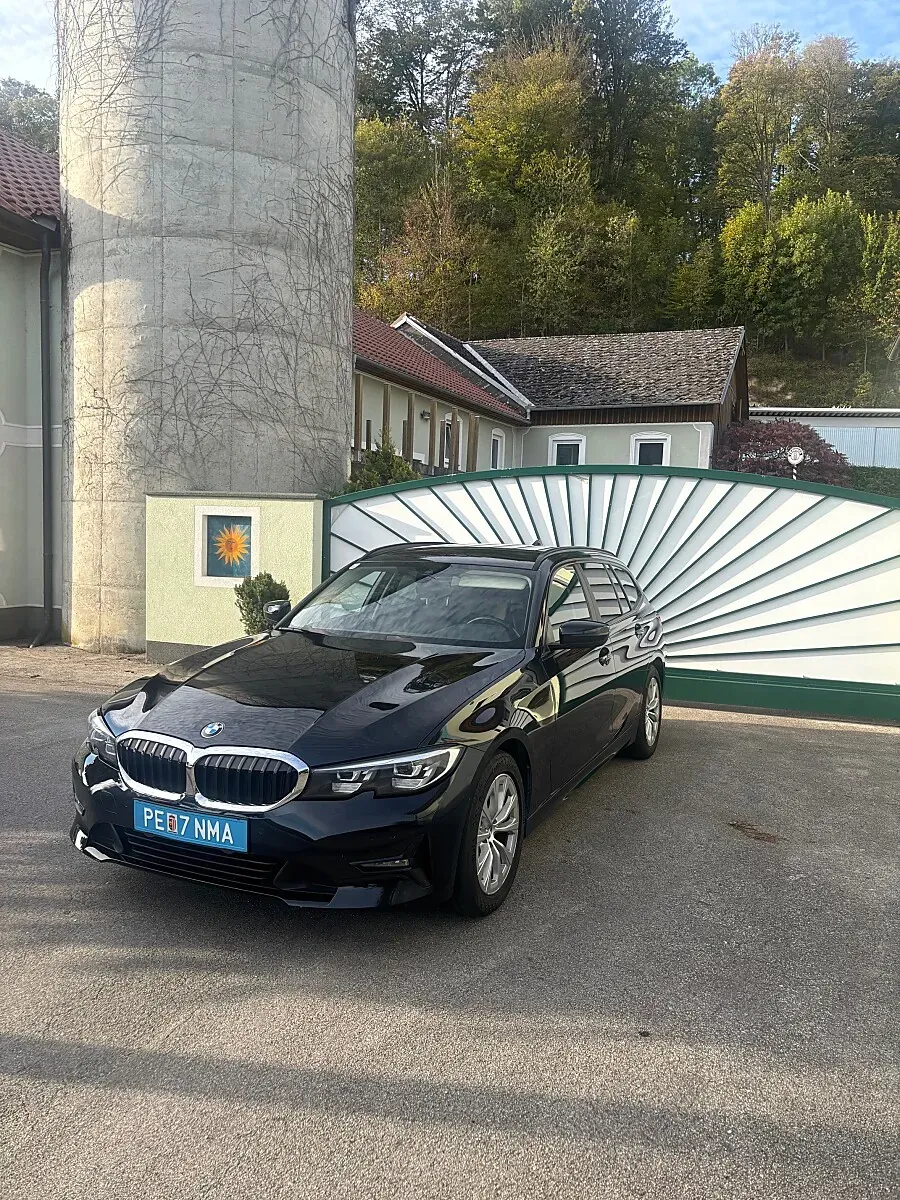 BMW 3 Series 2021 photo 2
