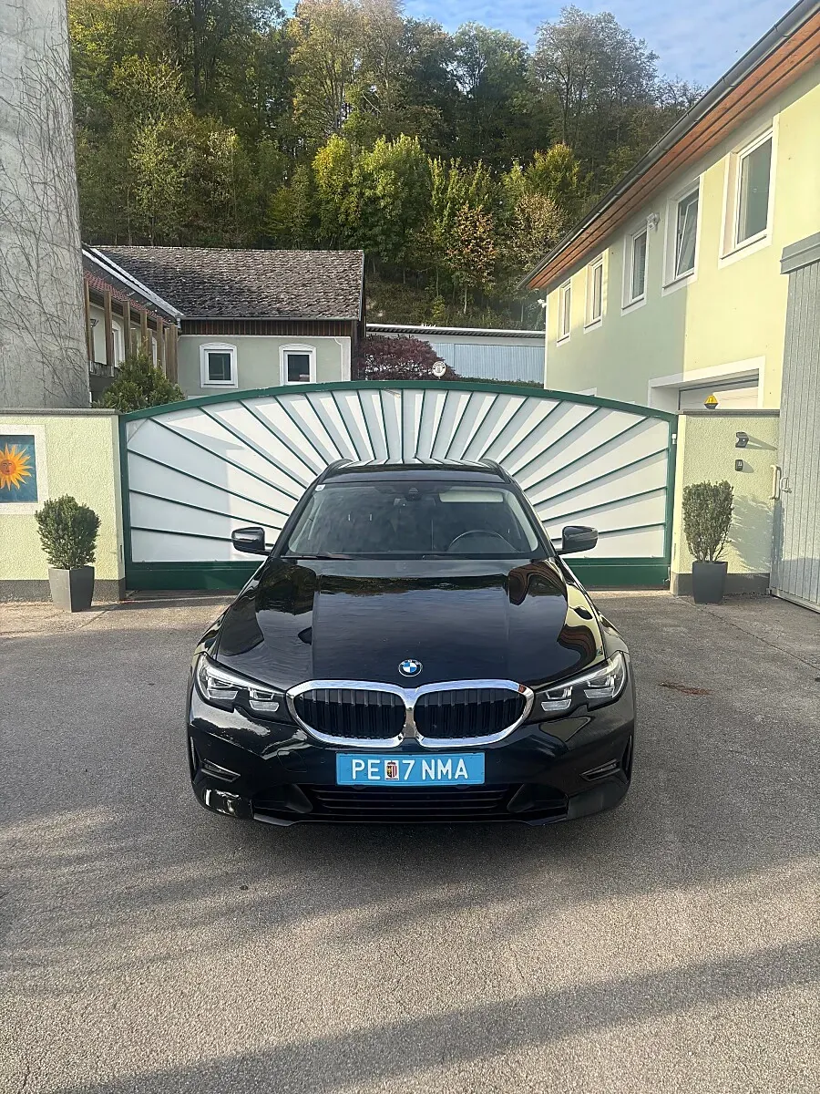 BMW 3 Series 2021 photo 3