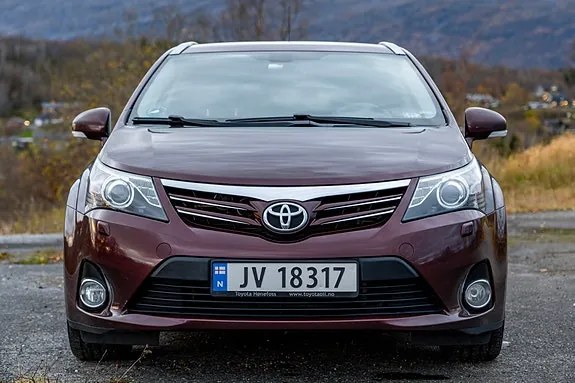 Toyota Avensis 2013 photo 3