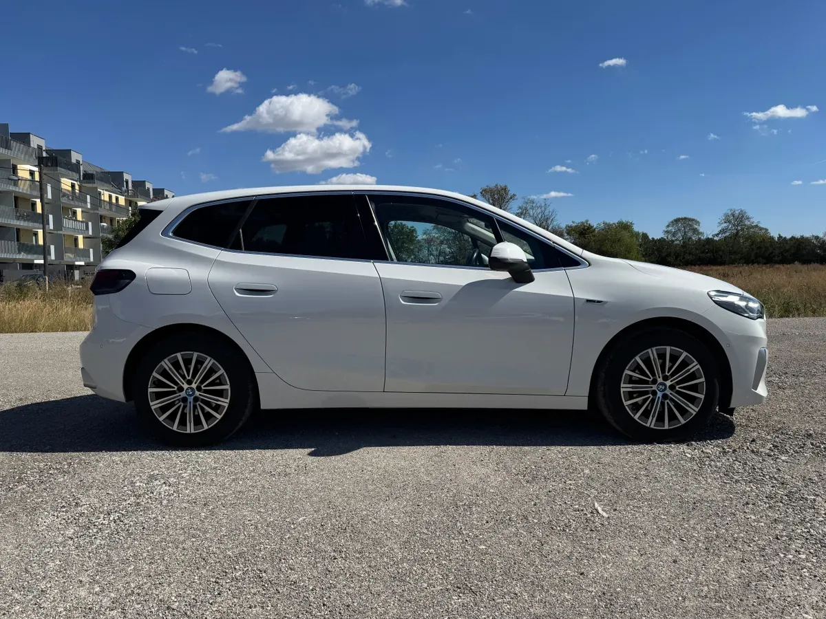 BMW 2 Series 2022 photo 2