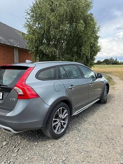 Volvo V60 Cross Country 2018 photo 5