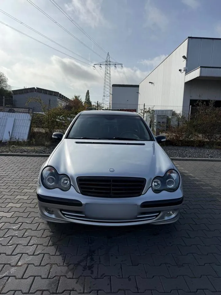 Mercedes-Benz C180