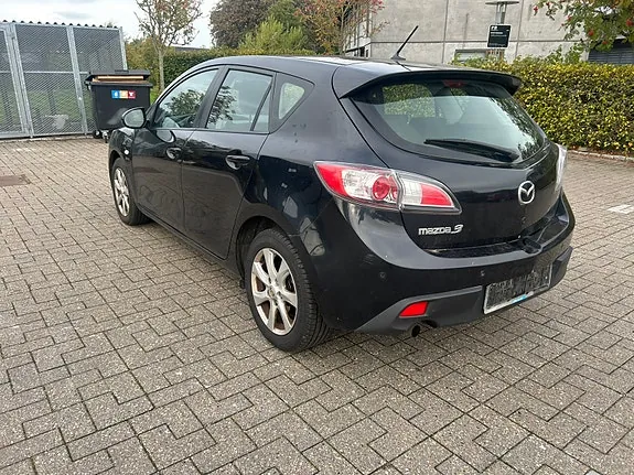 Mazda 3 2011 photo 3