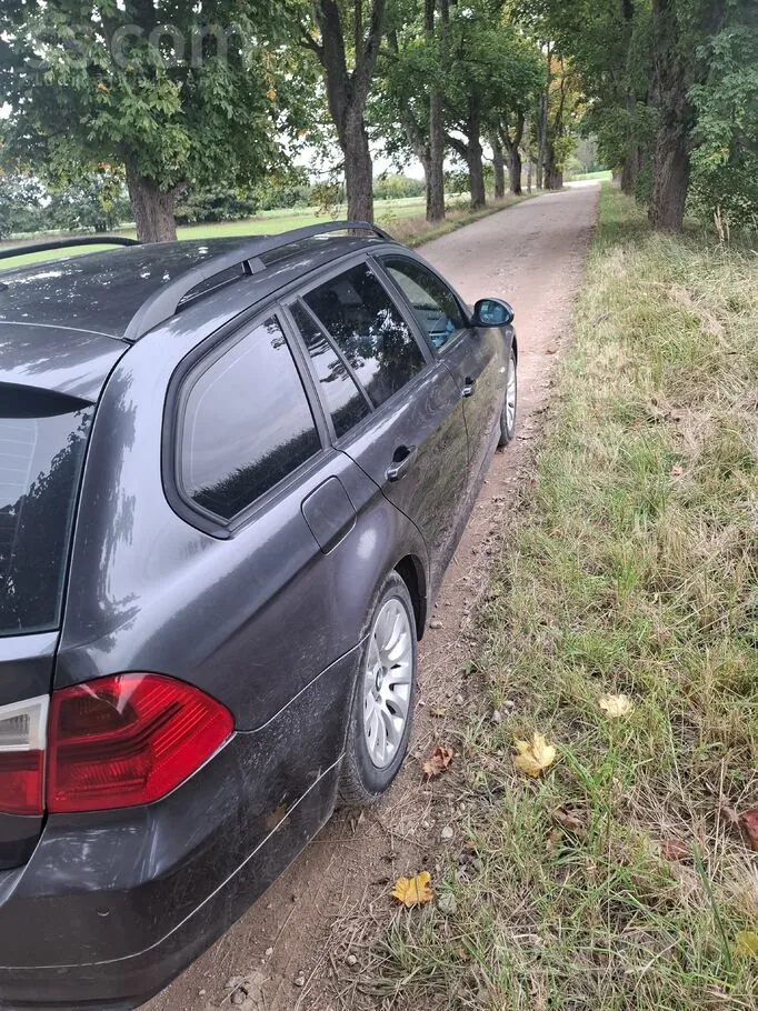 BMW 318 2008 photo 2