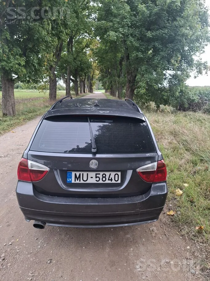 BMW 318 2008 photo 4