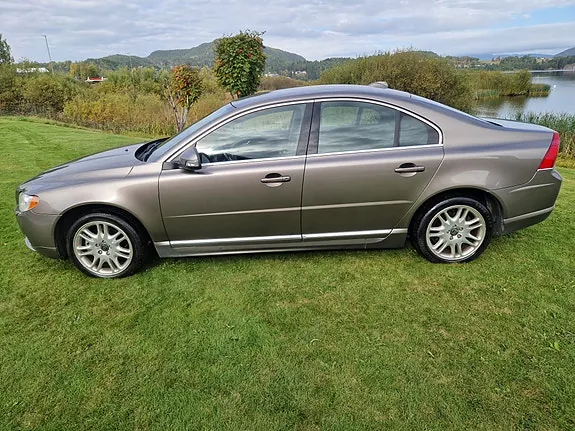 Volvo S80 2011 photo 2