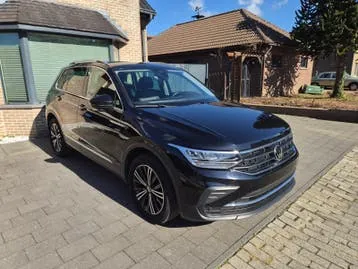 Volkswagen Tiguan 2022 photo 2