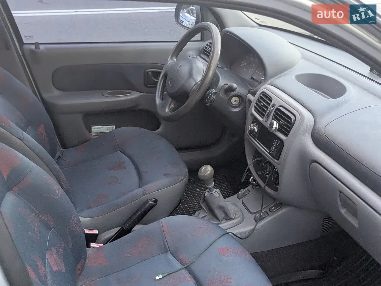 Renault Clio 2001 photo 4