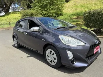 Toyota Aqua 2015 photo 3