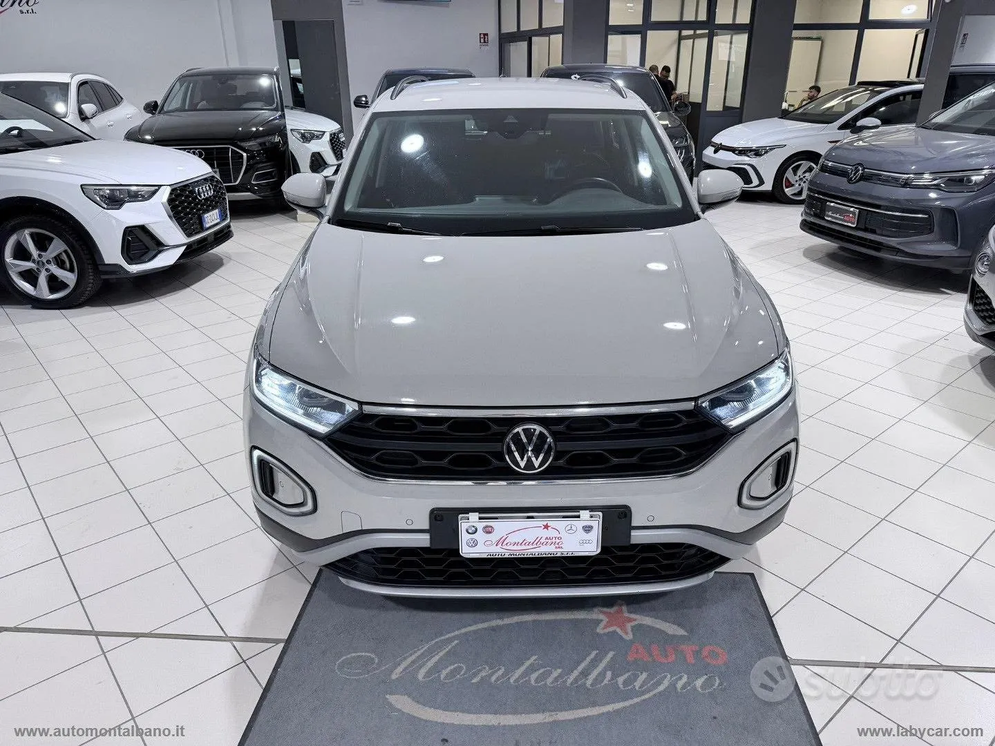 Volkswagen T-Roc 2023 photo 2