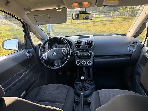 Mitsubishi Colt 2009 photo 3