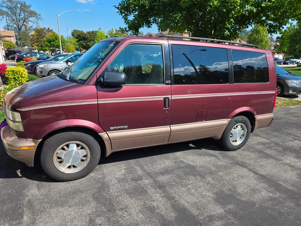GMC Safari
