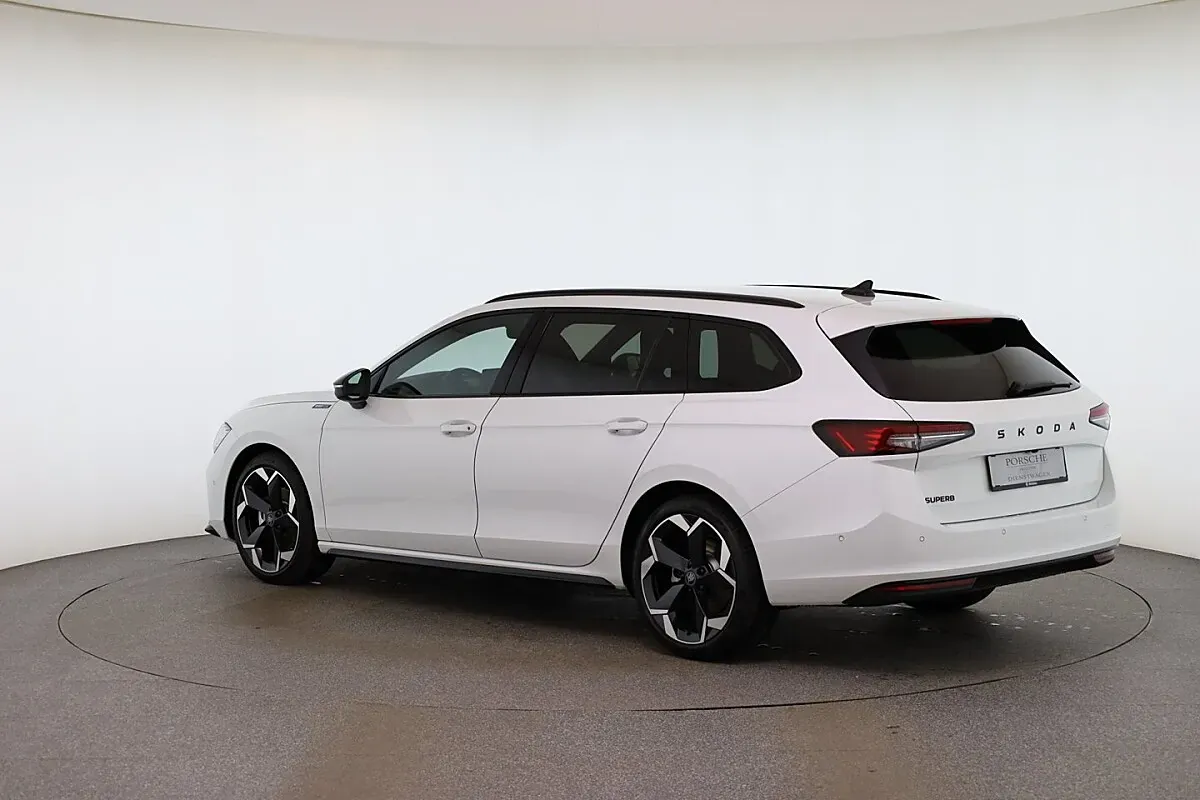 Skoda Superb 2026 photo 3