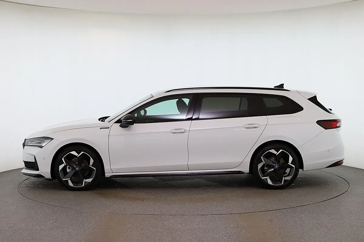 Skoda Superb 2026 photo 2