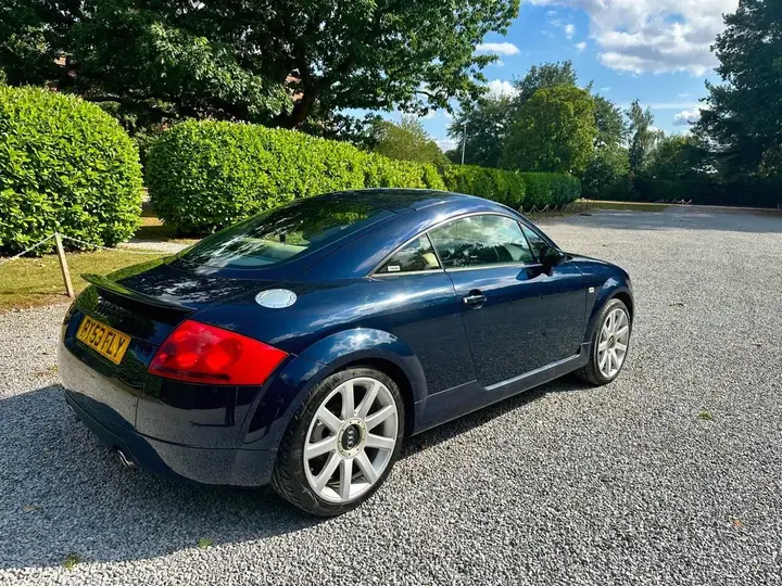 Audi Tt 2004 photo 4